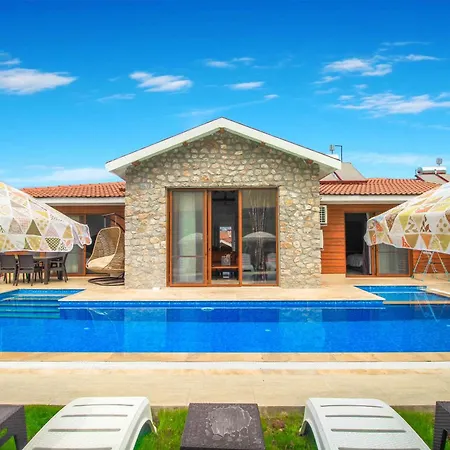 Patara Fiesta 3+1 Villa, Oezel Havuzlu, Βίλα Φετιγιέ