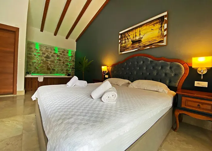 Patara Fiesta 3+1 Villa, Oezel Havuzlu,