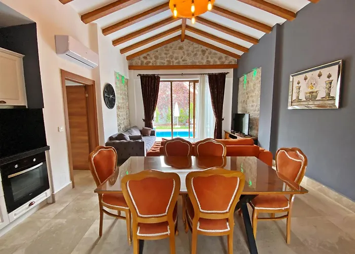 Vilă Patara Fiesta 3+1 Villa, Oezel Havuzlu,